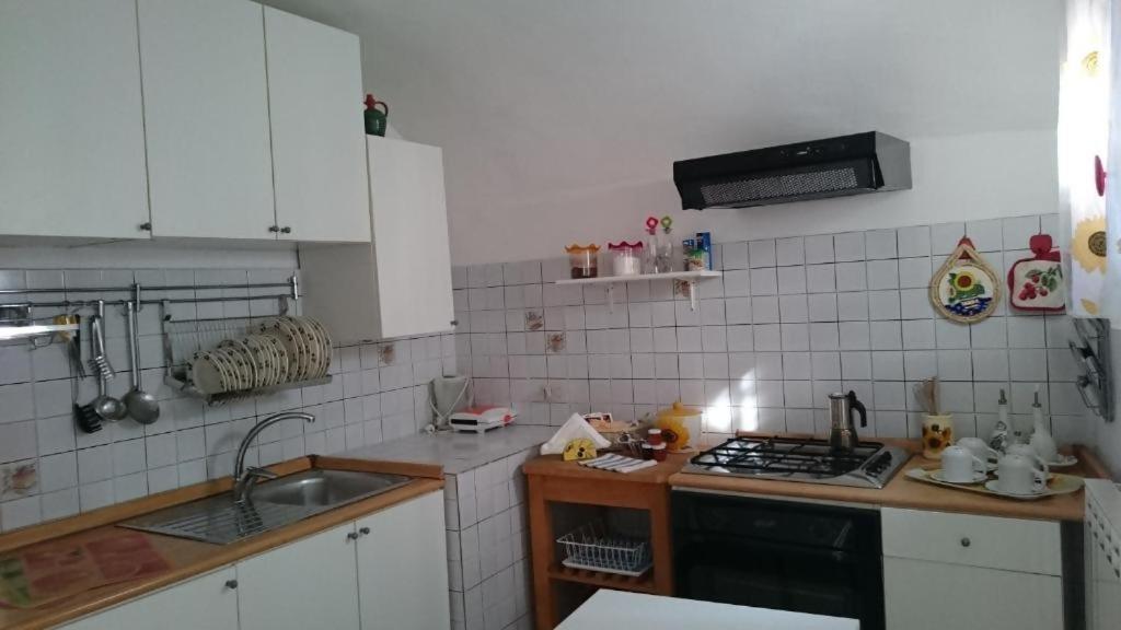 Ferienwohnung Beb I Girasoli Dolceacqua Exterior foto