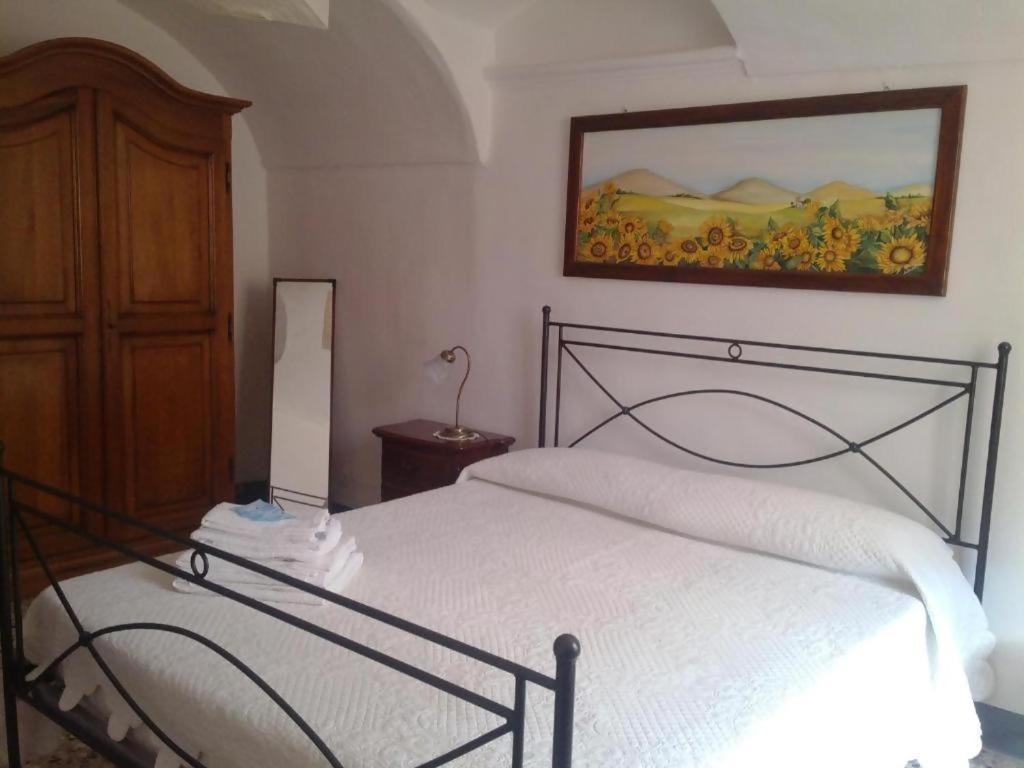 Ferienwohnung Beb I Girasoli Dolceacqua Exterior foto